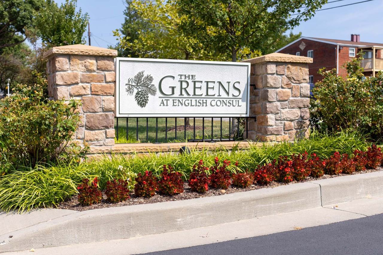 Greens at English Consul - Photo 2 of 10