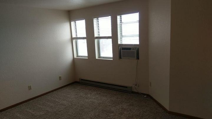 Pinehurst Apartments - Photo 3 of 5