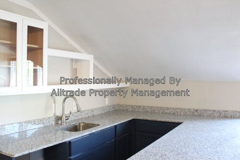 816 E Chestnut St - Photo 2 of 9