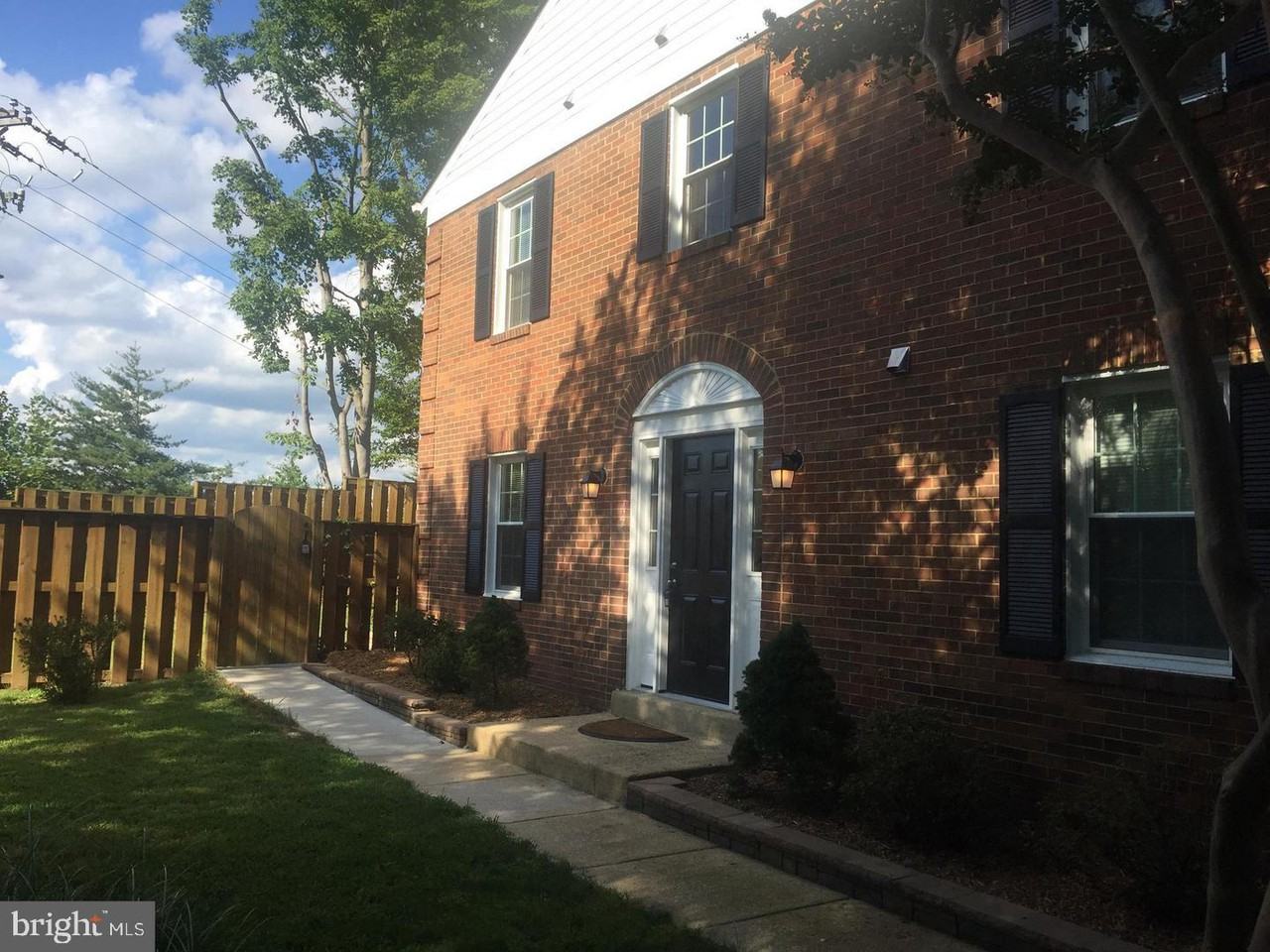 14301 N Park Ct - Photo 2 of 19