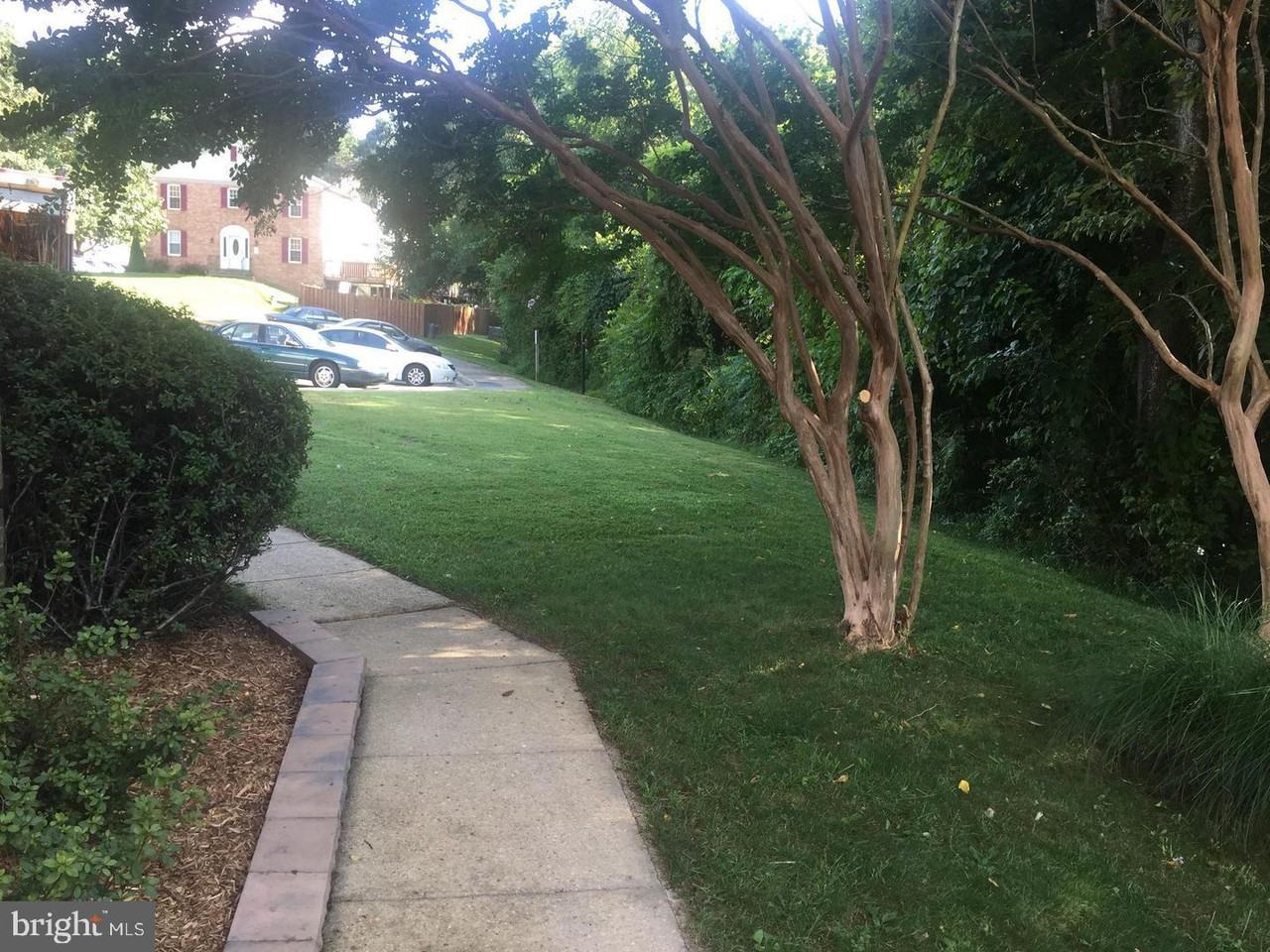 14301 N Park Ct - Photo 3 of 19