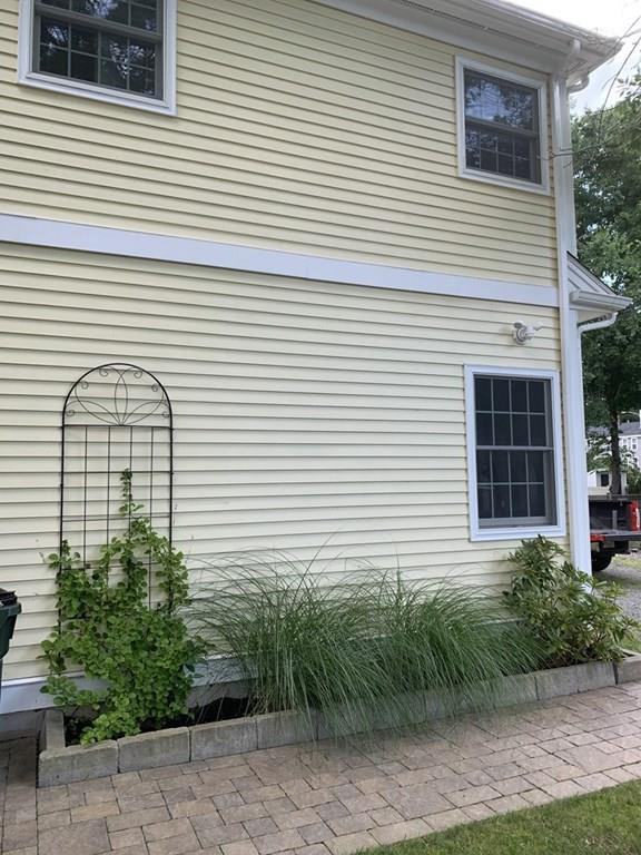 7 Carlton Dr Unit B - Photo 2 of 30