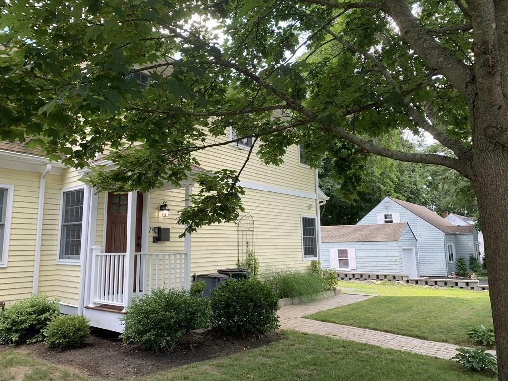 7 Carlton Dr Unit B - Photo 3 of 30