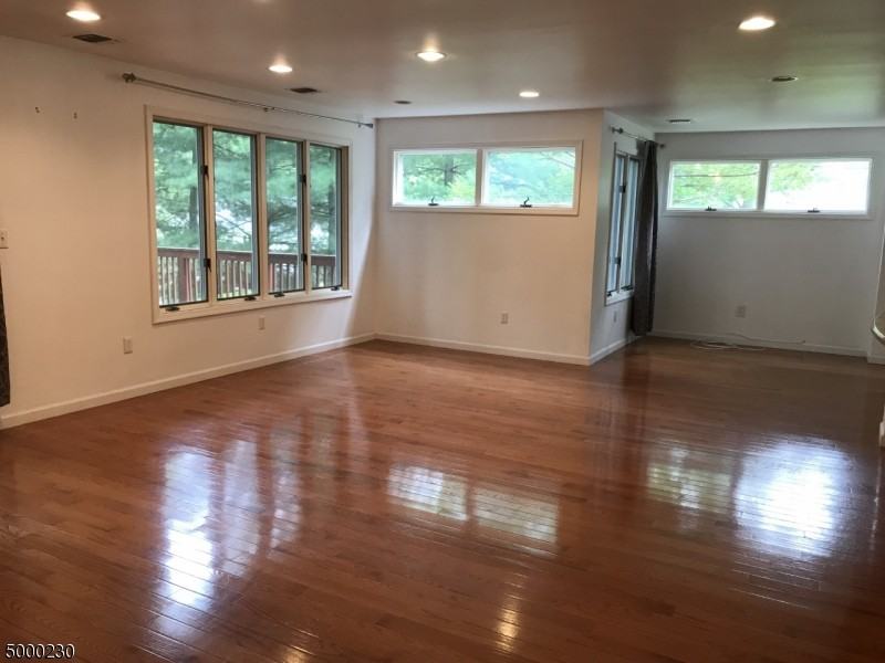 41 S Ashby Ave - Photo 3 of 24