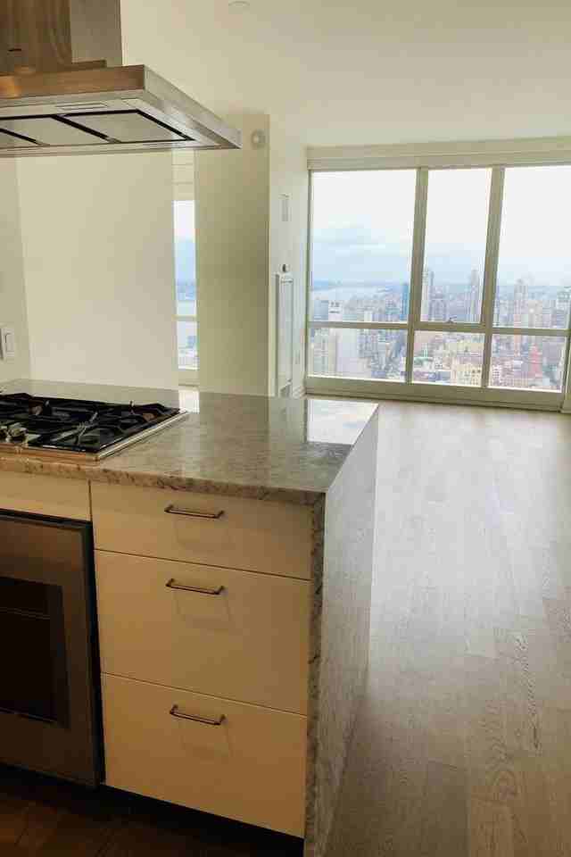 460 W 42nd St Apt 58a