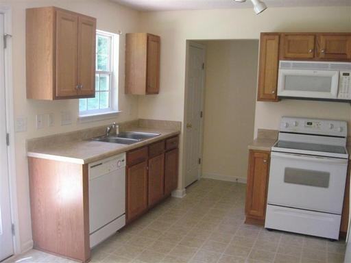 6236 Creekbrooke Ct - Photo 3 of 9