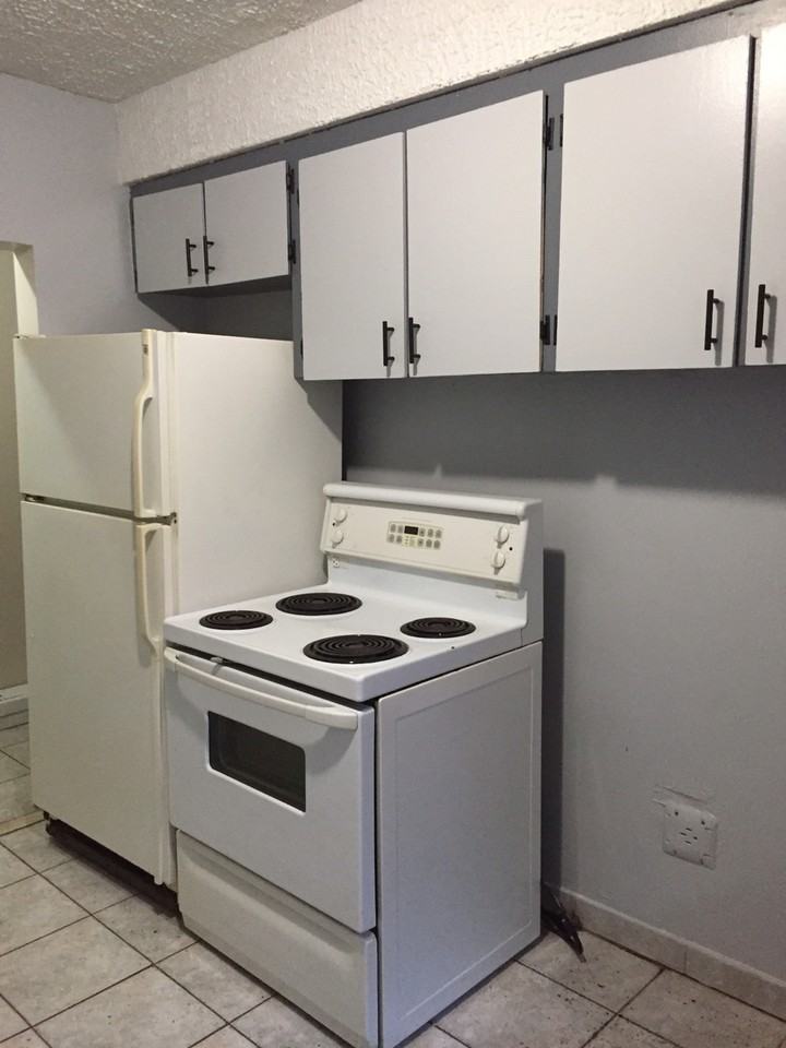 2956 Keele St - Photo 3 of 18