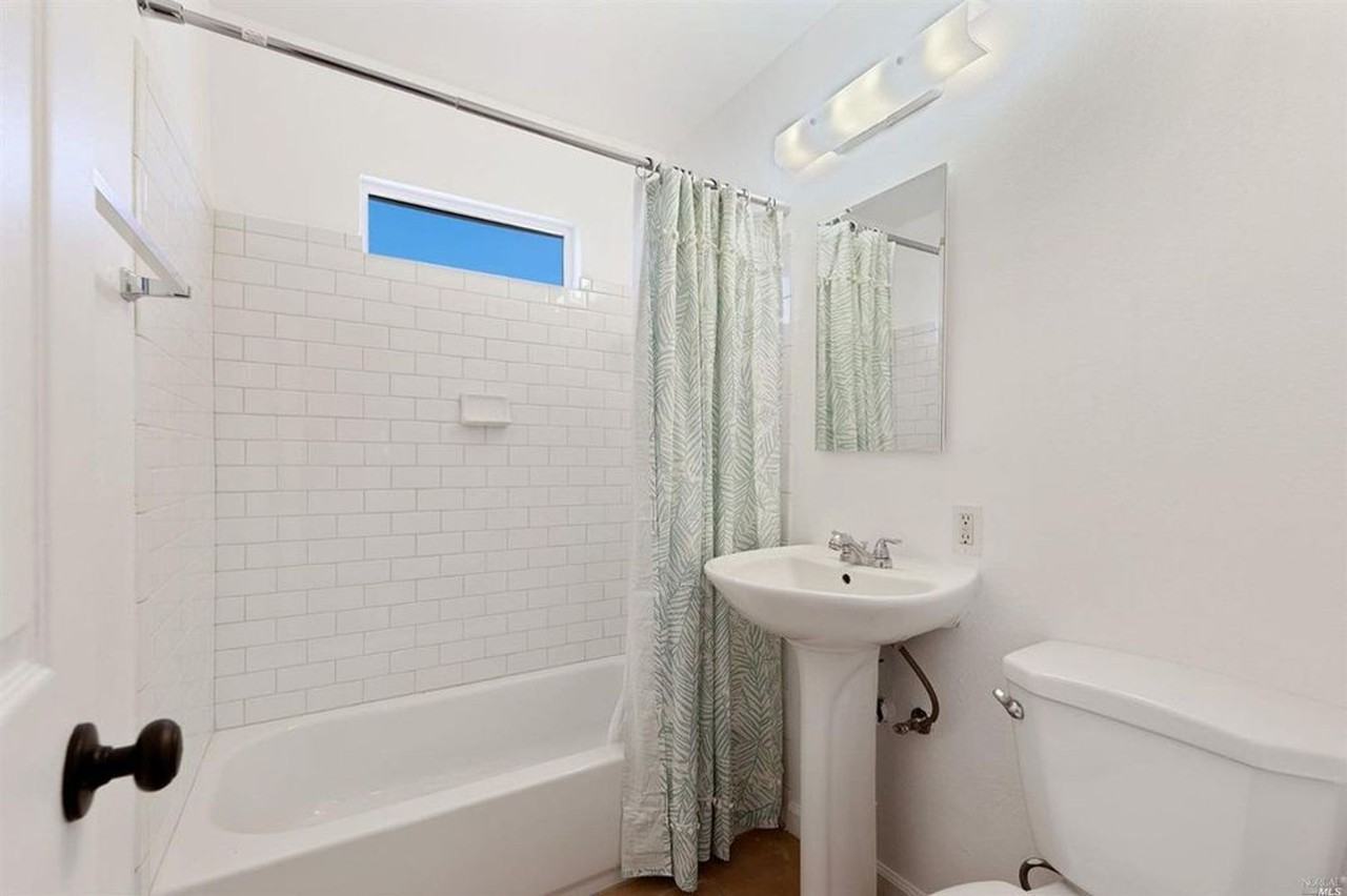 829 Modoc St - Photo 3 of 13