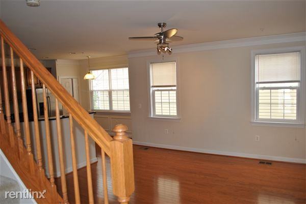 13652 Venturi Ln - Photo 2 of 16