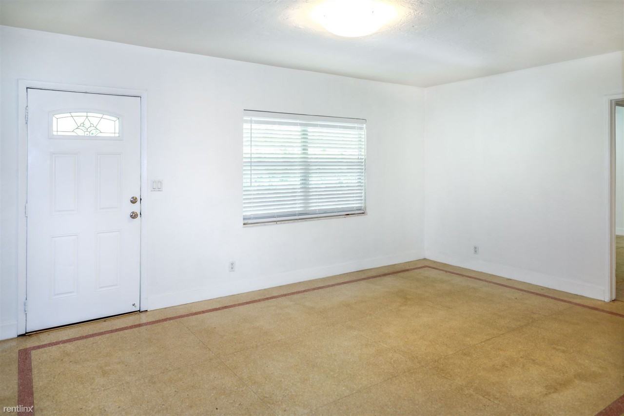 550 NE 68th St - Photo 3 of 8