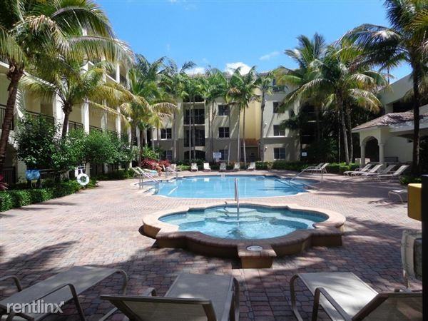 San Raphael Condo Apartments - 4 Renaissance Way, Boynton Beach, FL ...