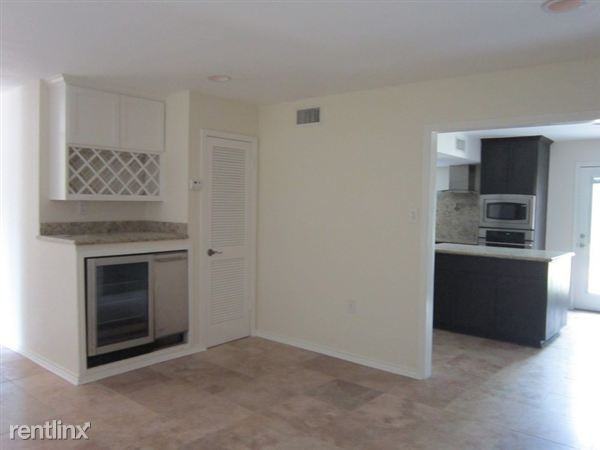 3113 Clifford St - Photo 3 of 19