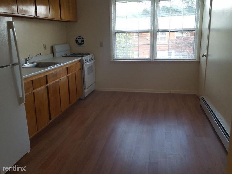 15 Farnham Ave - Photo 3 of 8