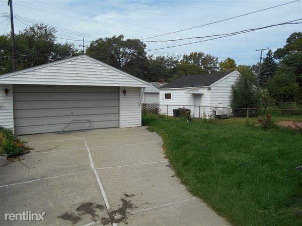 17271 Wood St - Photo 2 of 8