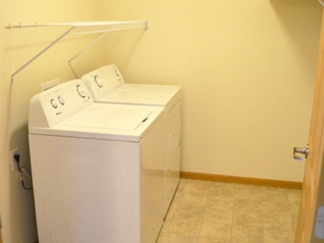 Tioga Square Apartments - Photo 2 of 6