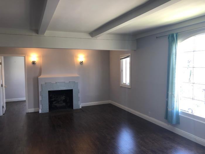 1112 Masselin Ave - Photo 2 of 8