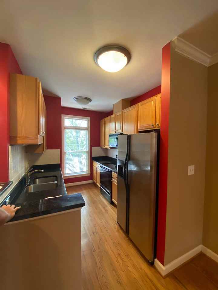 724 Parkham Ln - Photo 3 of 10