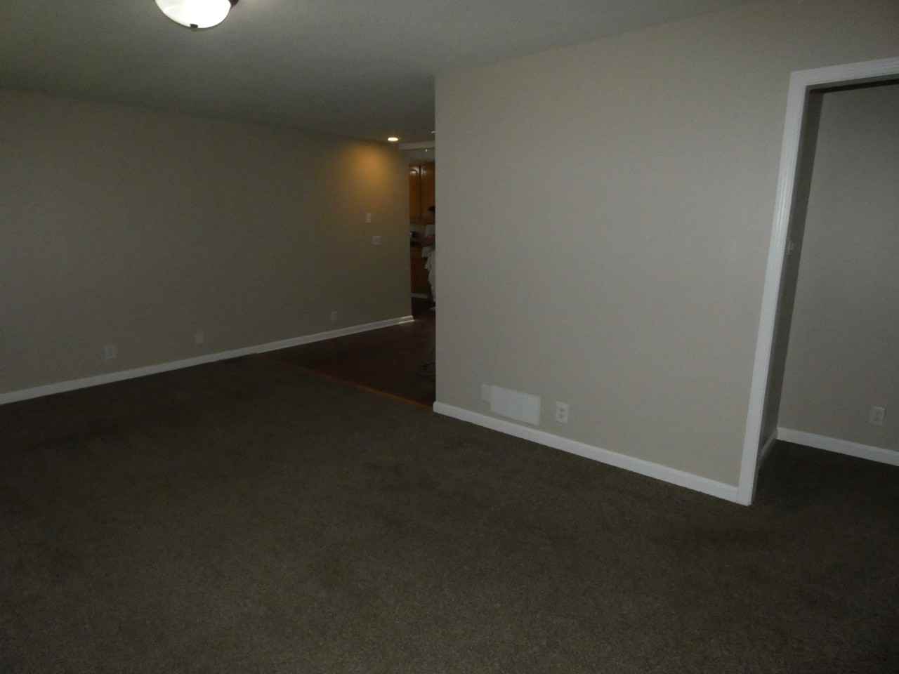 4235 N Elmwood Ave - Photo 3 of 10