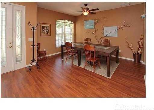 10549 Deerberry Dr - Photo 3 of 10