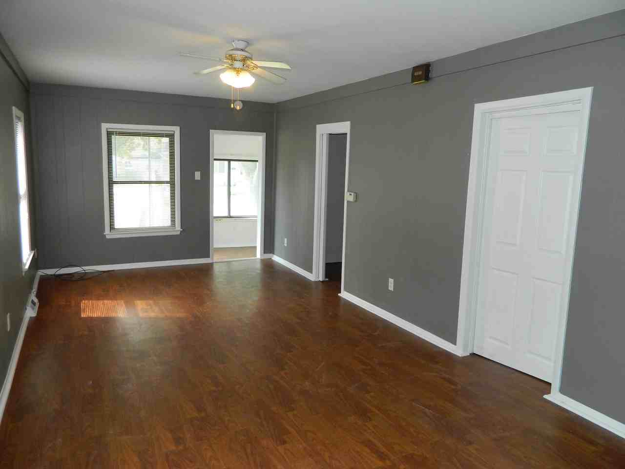 2632 E Walnut St - Photo 2 of 18