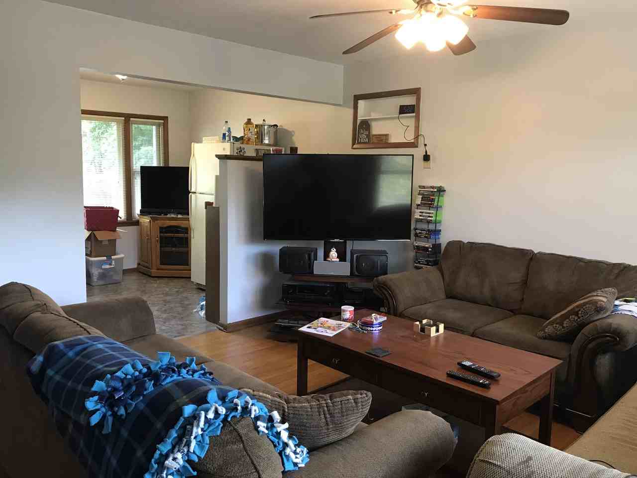 328 North Riverside Drive - Photo 3 of 16