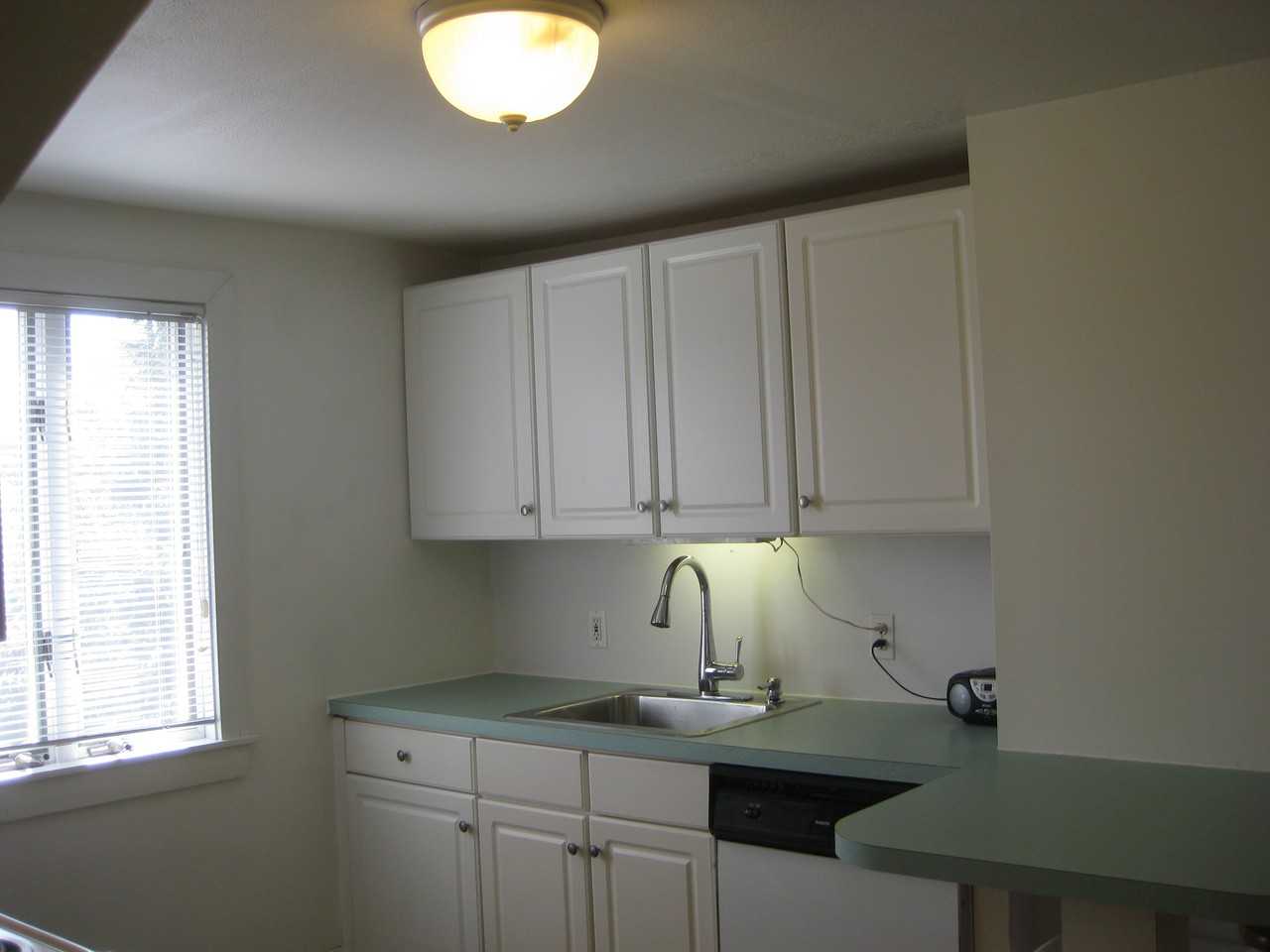 300 Inman Terrace #FL2 - Photo 5 of 19