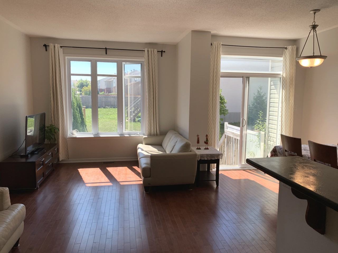 291 Badgeley Avenue - Photo 3 of 13