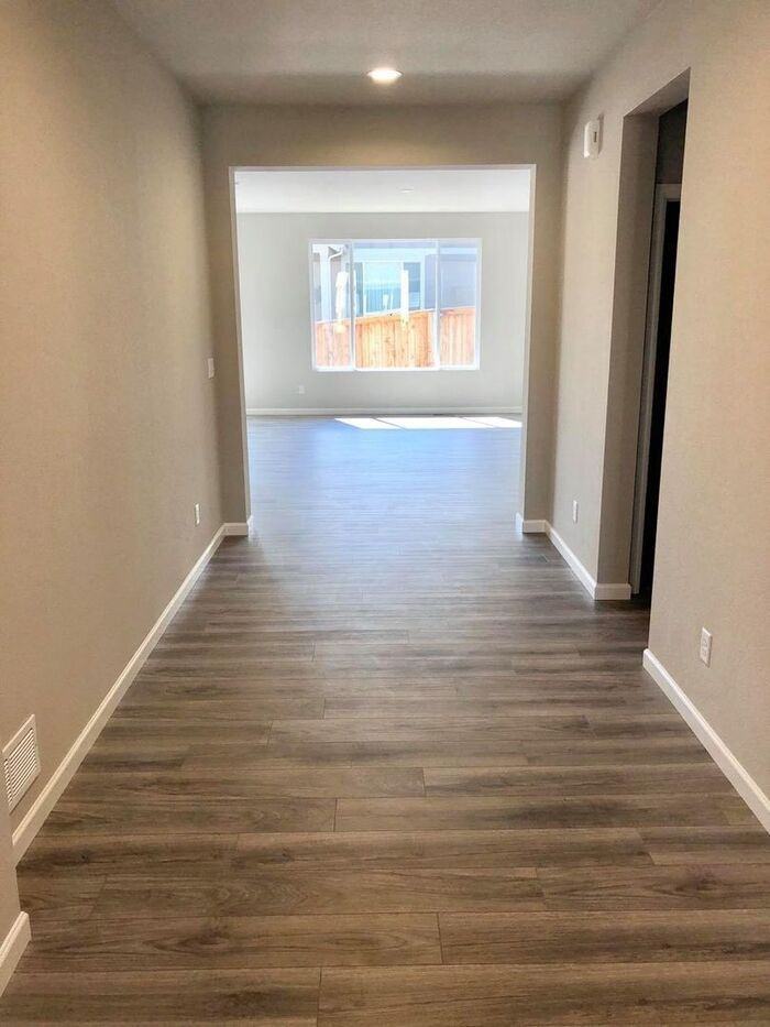 501 Ranchhand Dr - Photo 2 of 20