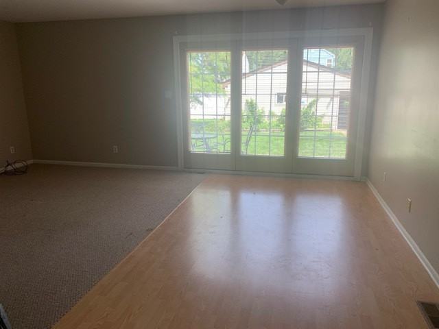 1007 Britta Ln - Photo 2 of 21