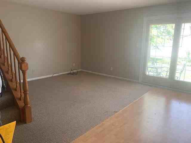 1007 Britta Ln - Photo 3 of 21