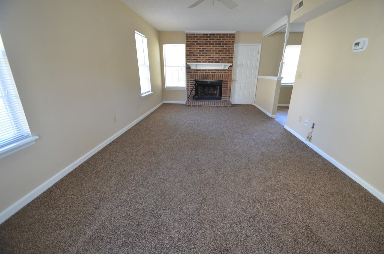 120 Saxton Ct - Photo 2 of 13