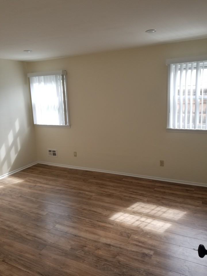 37 East Stroud Avenue #2FL - Photo 2 of 9