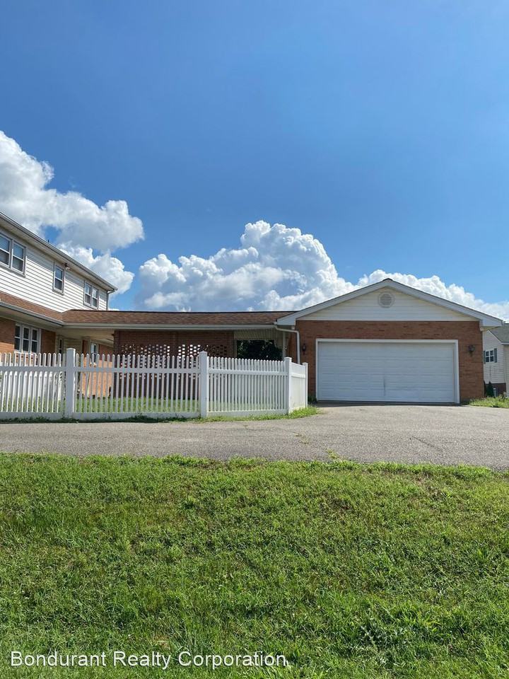 7460 Peppers Ferry Blvd - Photo 3 of 32