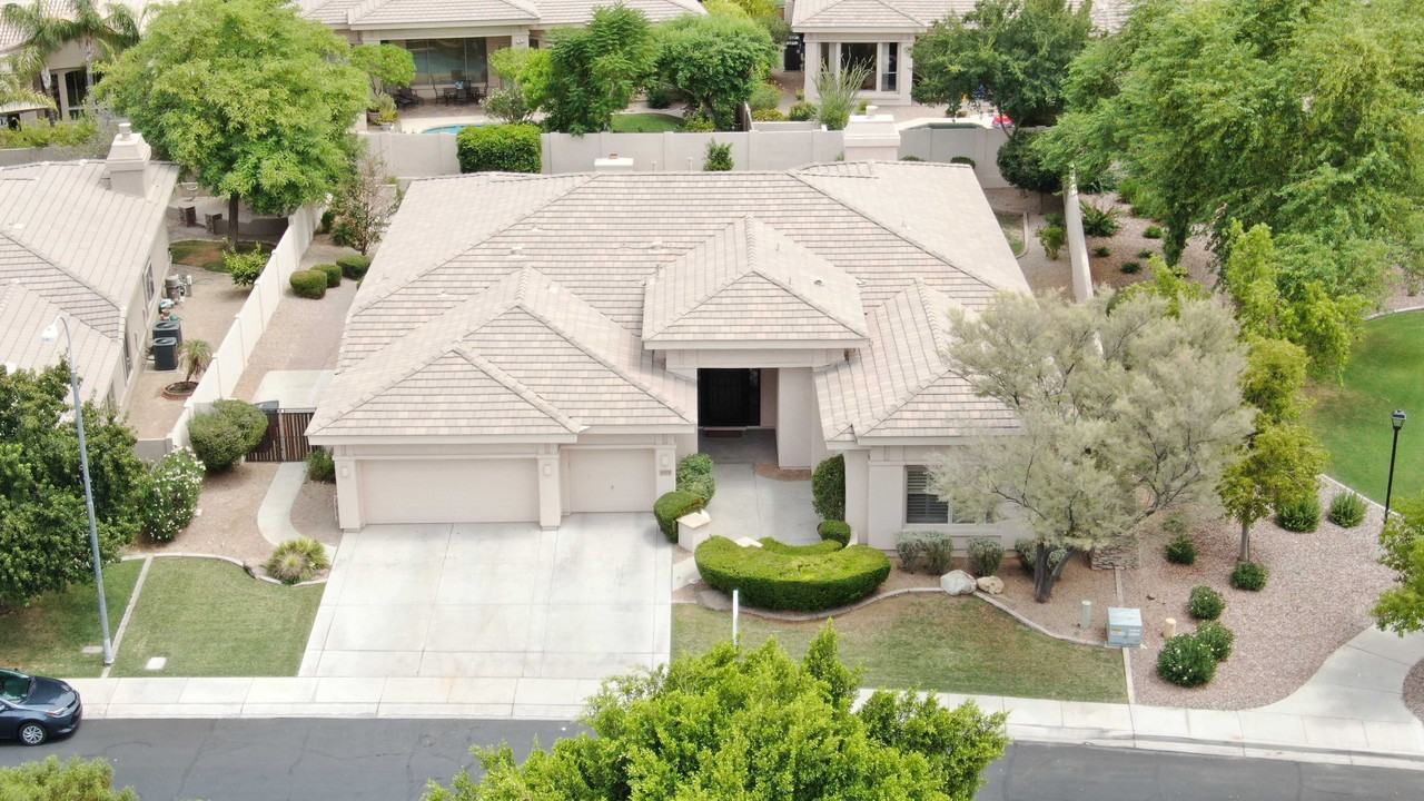 1629 W Glacier Way - Photo 3 of 46