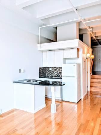 12 Stoneholm St #310