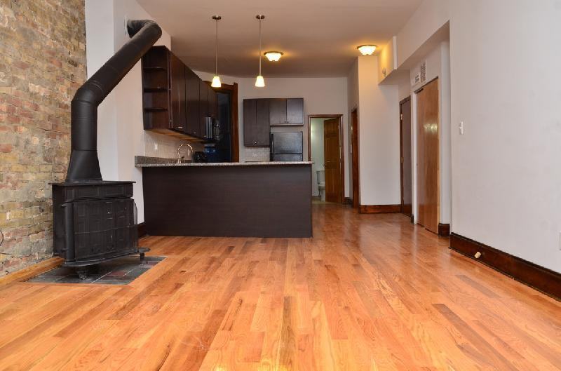 1876 North Sheffield - Photo 2 of 15