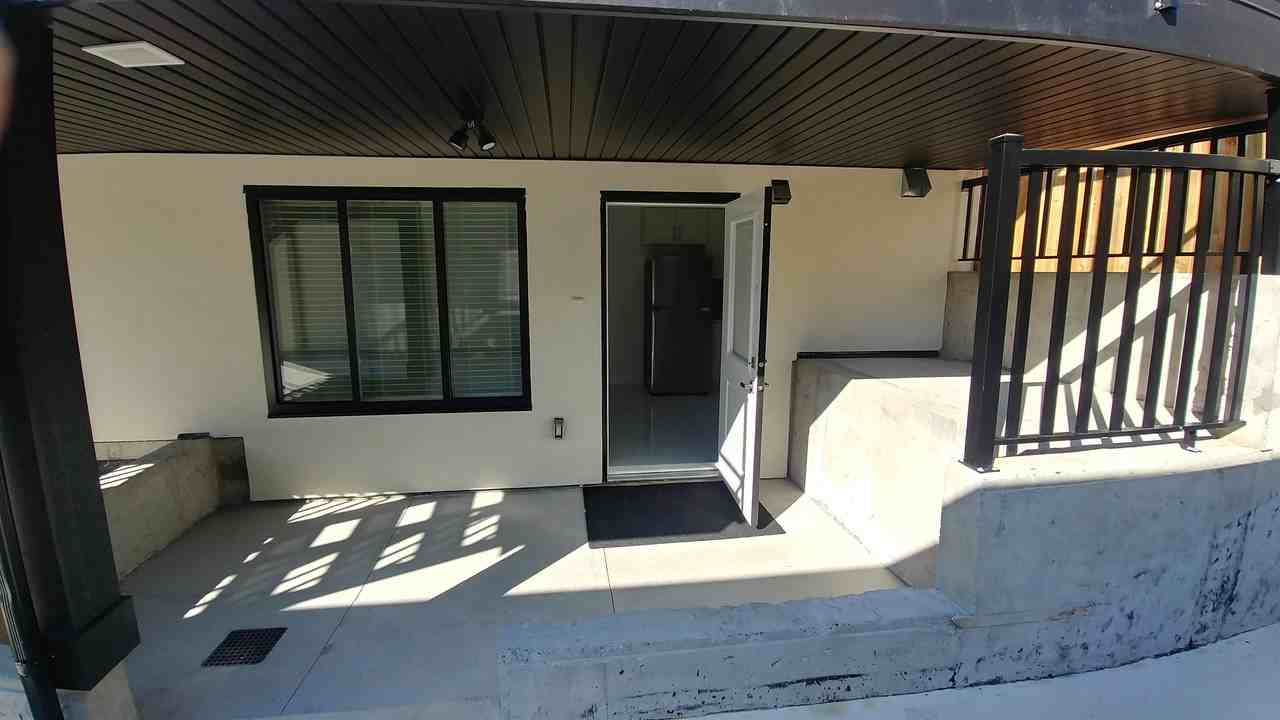 909 Kent Street - Photo 3 of 8