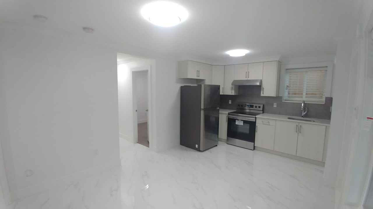 909 Kent Street - Photo 2 of 8