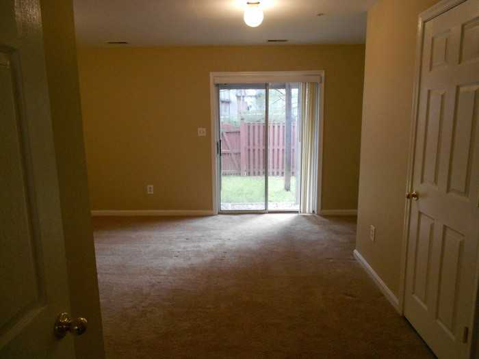 113 Pinecove Ct - Photo 2 of 10
