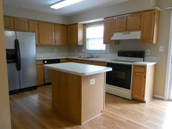 113 Pinecove Ct - Photo 3 of 10