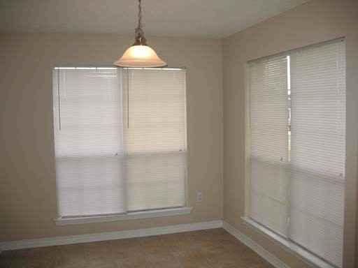 4620 St Charles Ct - Photo 2 of 5