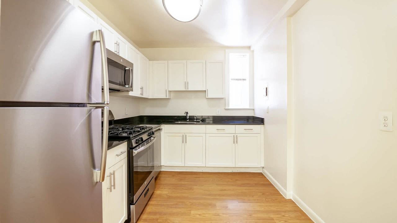 Connecticut Heights - Photo 5 of 50