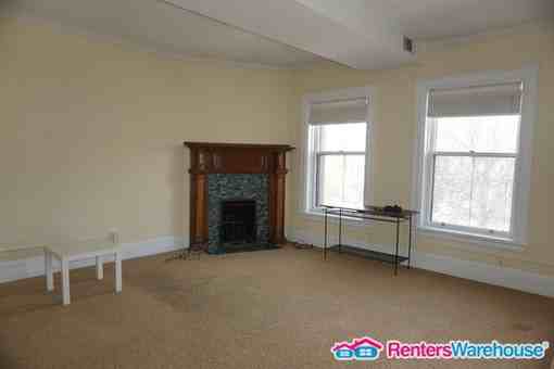 596 Summit Ave #2 - Photo 5 of 13