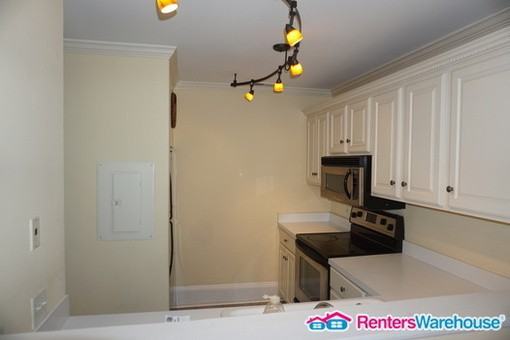 596 Summit Ave #2 - Photo 3 of 13