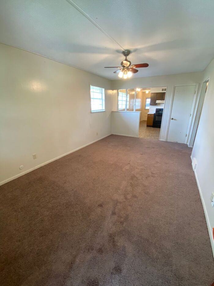 3514 S Lynn St - Photo 2 of 13