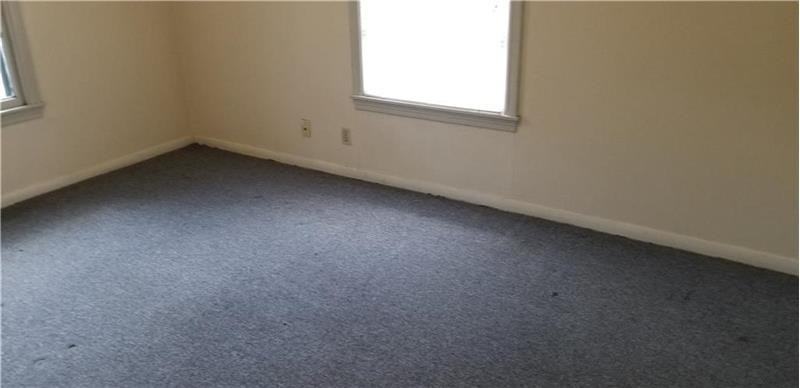 4611 Bennett Ave - Photo 3 of 13