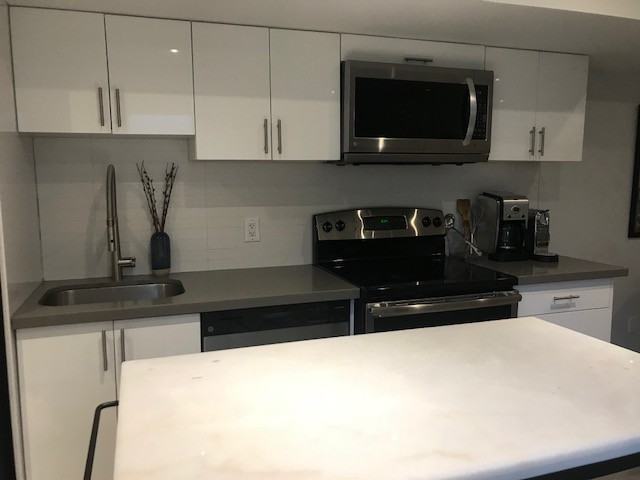 Dundas St E & Broadview Ave - Photo 5 of 11