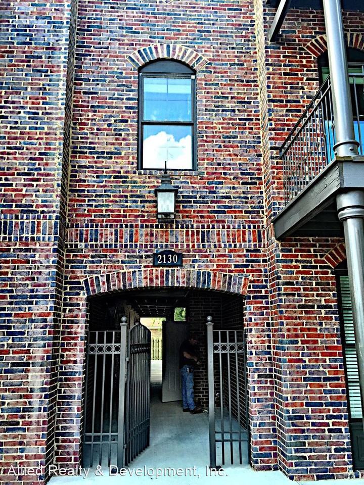 2130 11th Street - Photo 2 of 9