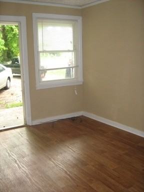 1319 Hendrix St - Photo 2 of 4
