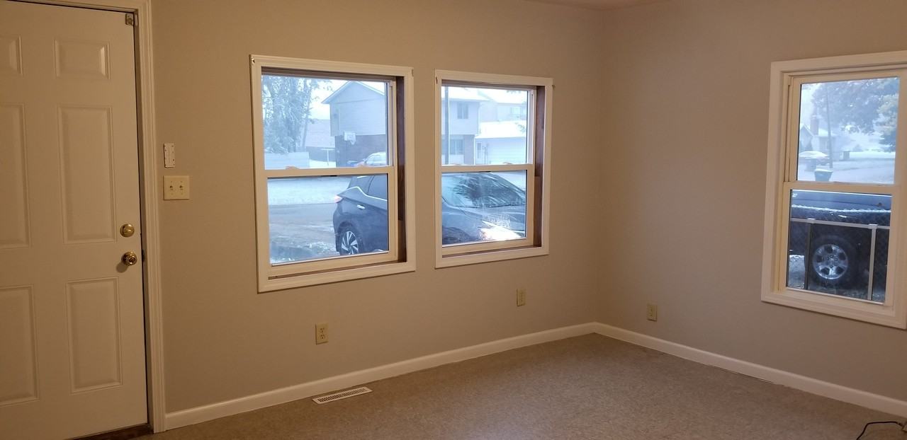 1936 W Center St - Photo 2 of 7